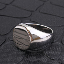 Load image into Gallery viewer, Fashion simple gold smooth round head men's finger wrench European and American domineering men's titanium steel ring all-match men's jewelry